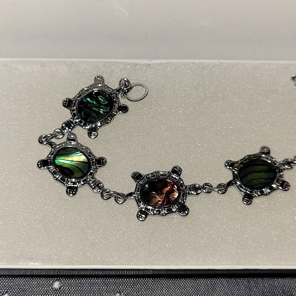 Turtle Link Rainbow Abalone Shell 6.5" Silvertone Clasp Bracelet, Vintage - Picture 2 of 4